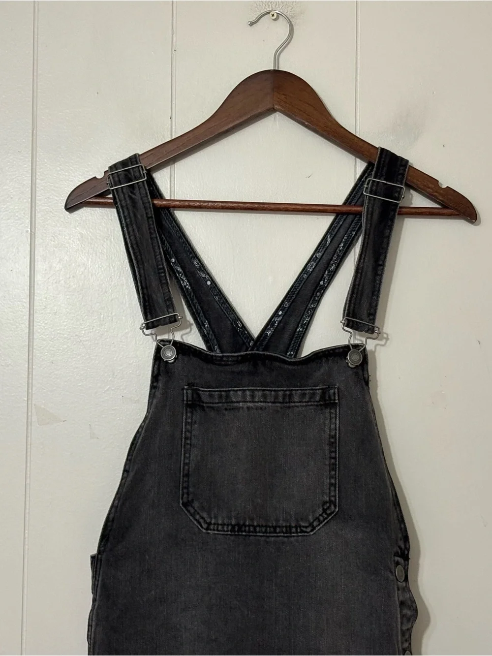 Free People edgy features